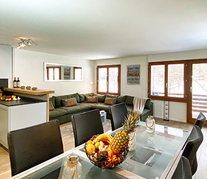 Wohnzimmer der Ferienwohnung in Laax